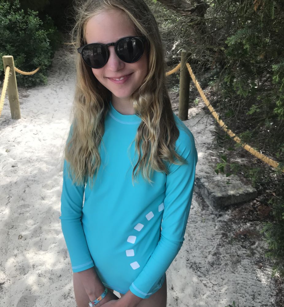 Turquoise/ white long-sleeved rash top