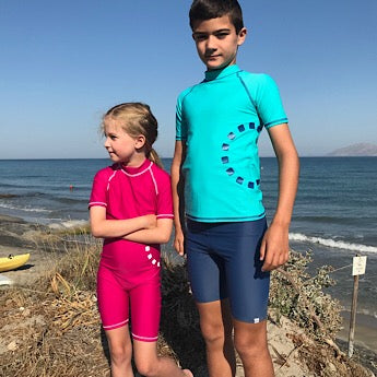 Magenta/ white short-sleeved all-in-one swimsuit