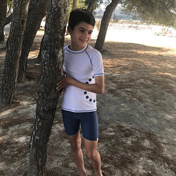 White/ blue short-sleeved rash top